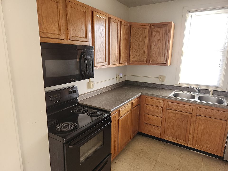 901 Kitchen 1