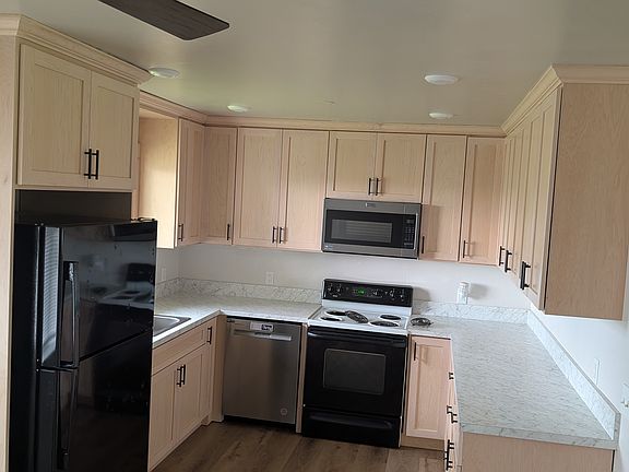 3rd image of 2832 Hiland Ave