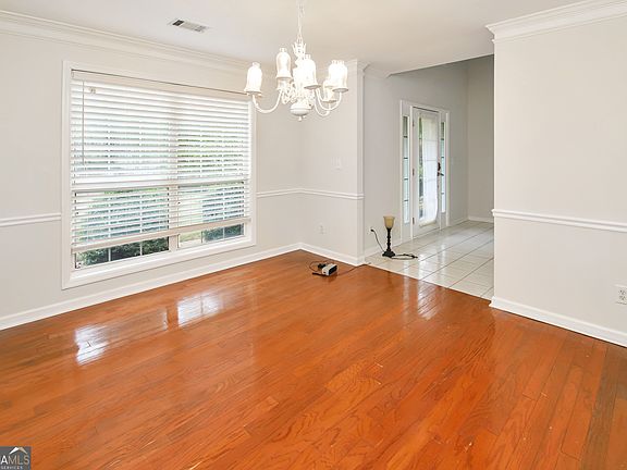 3rd image of 143 Cameron Pointe Dr