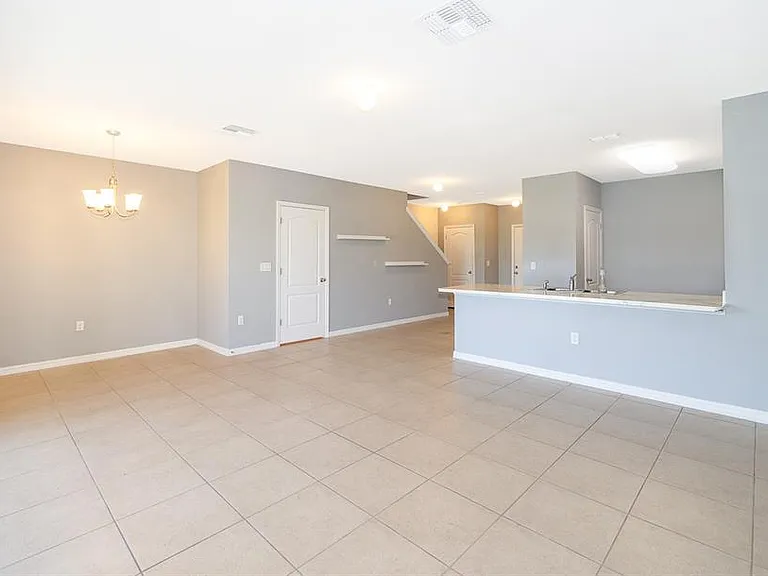 241 Arbor Lakes Dr — Photo 12