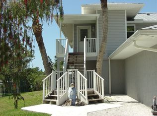 900 S Oxford Dr, Englewood, FL 34223