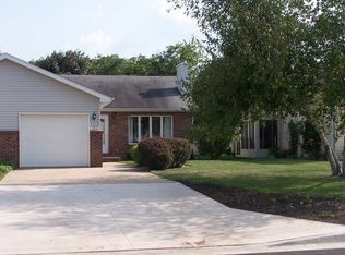 723 W McKinley Rd, Ottawa, IL 61350