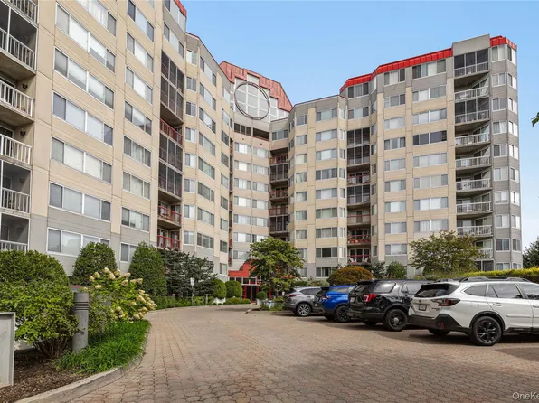 10 Stewart Place #2AW, White Plains, NY 10603
