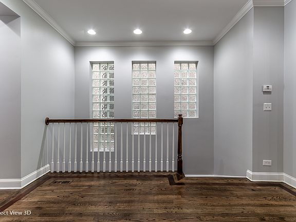4th image of 2627 N Washtenaw Ave #1