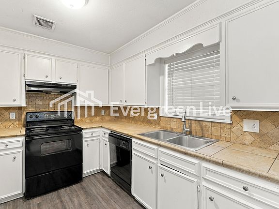 5th image of 316 Pear Orchard Pl