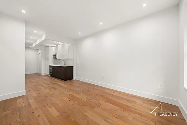 Rented by The Agency | media 3