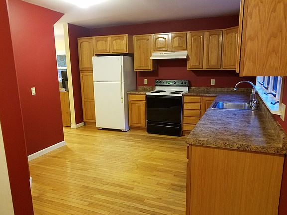 Eat-In Kitchen, just off living room