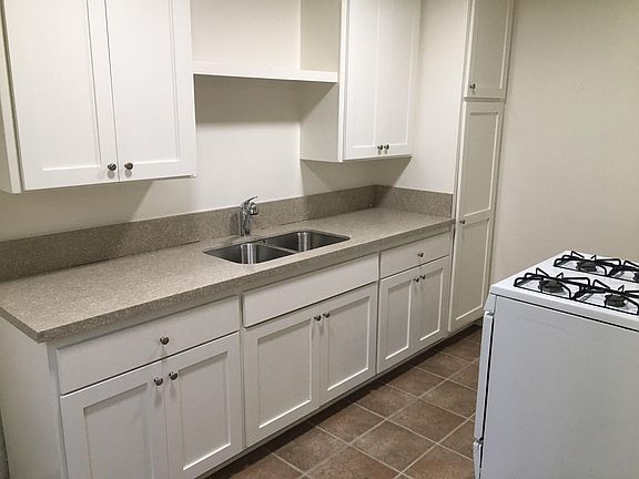 4th image of 549 E Hurst St #2