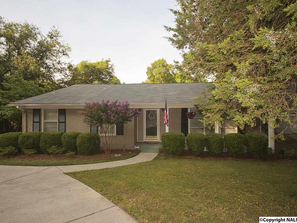 1st image of 2804 Briarwood Dr SE