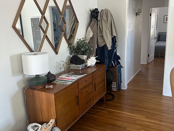 4th image of 4594 33rd St