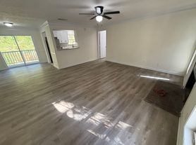 106 Sterling Ct