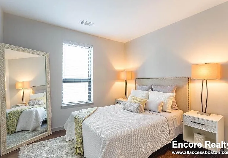 40 Marion St #207 — Photo 2