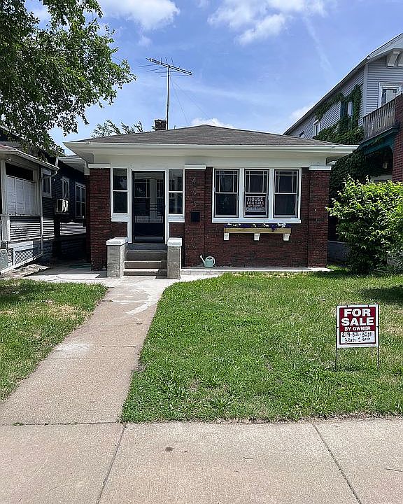 1st image of 405 Marshall St