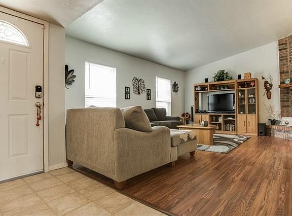 3rd image of 4904 N Colony Blvd
