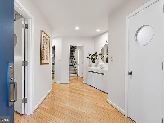 4th image of 2102 R St NW