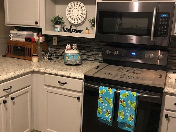 2nd image of 21261 Lakeshore Dr
