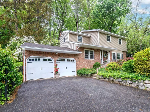 348 Littleworth Lane, Sea Cliff, NY 11579