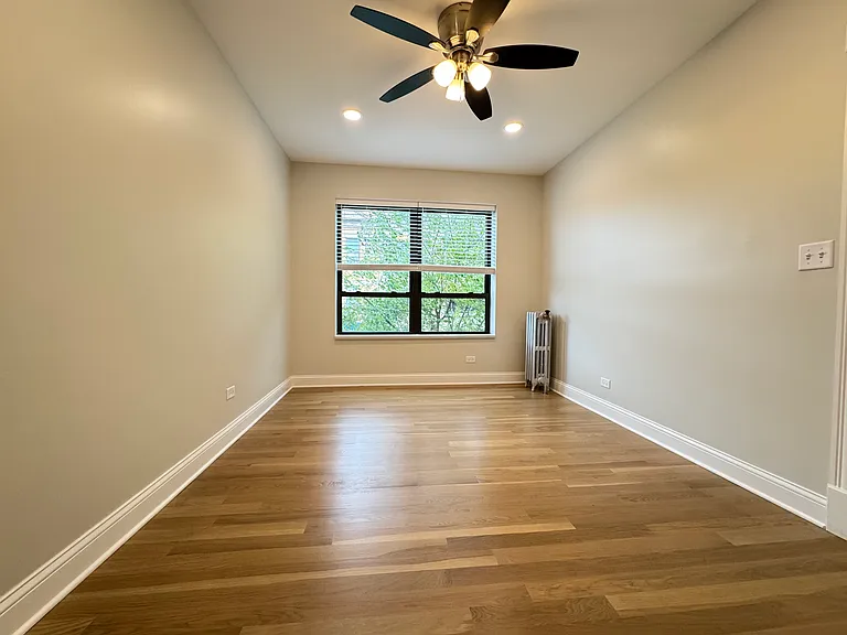 4552 N Clark Street — Photo 14