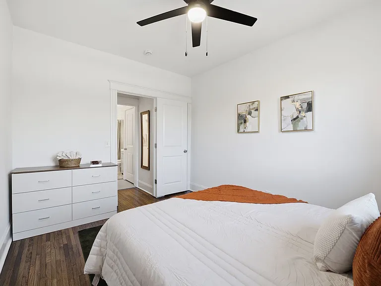 5744 Pershing Ave #1W — Photo 13