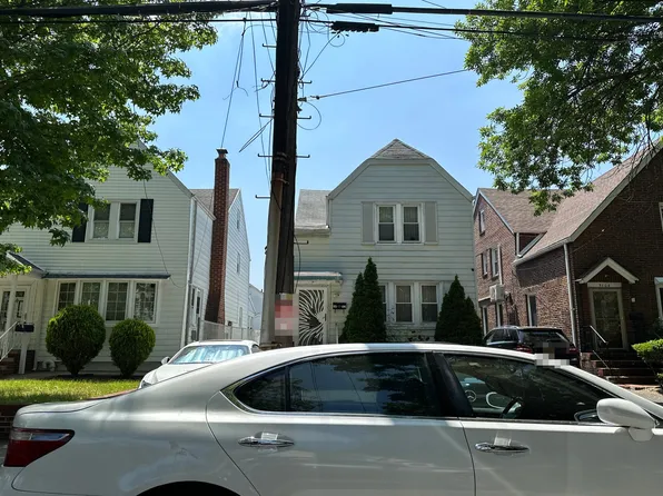 9308 210th St, Queens Village, NY 11428