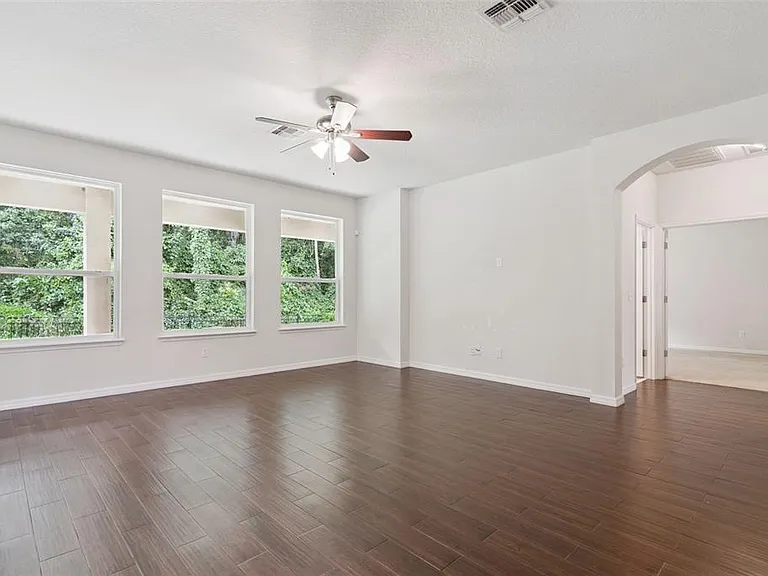 660 Fanning Dr — Photo 10
