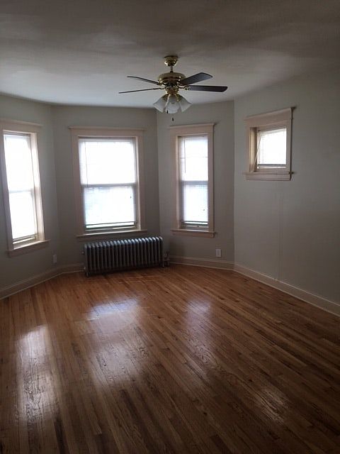 1st image of 834 W Sunnyside Ave #1