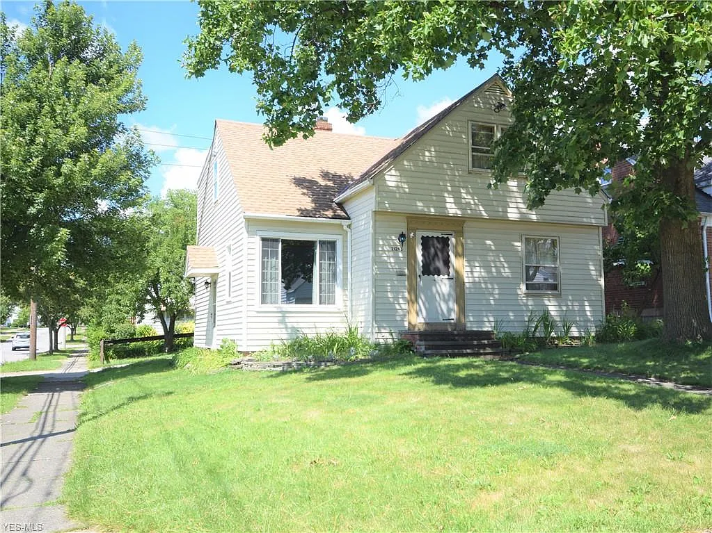 21203 Clare Ave photo 1