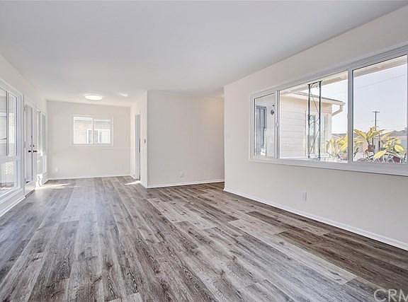 4th image of 15204 S Wilton Pl