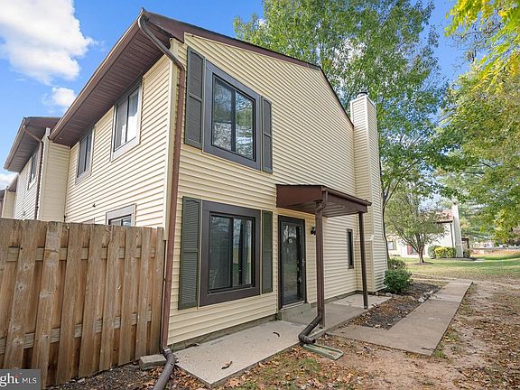 2nd image of 2549 Fox Ridge Ct #68