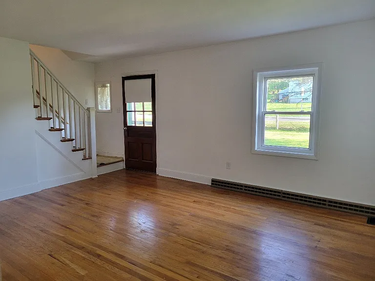 848 Stone Hill Rd — Photo 5