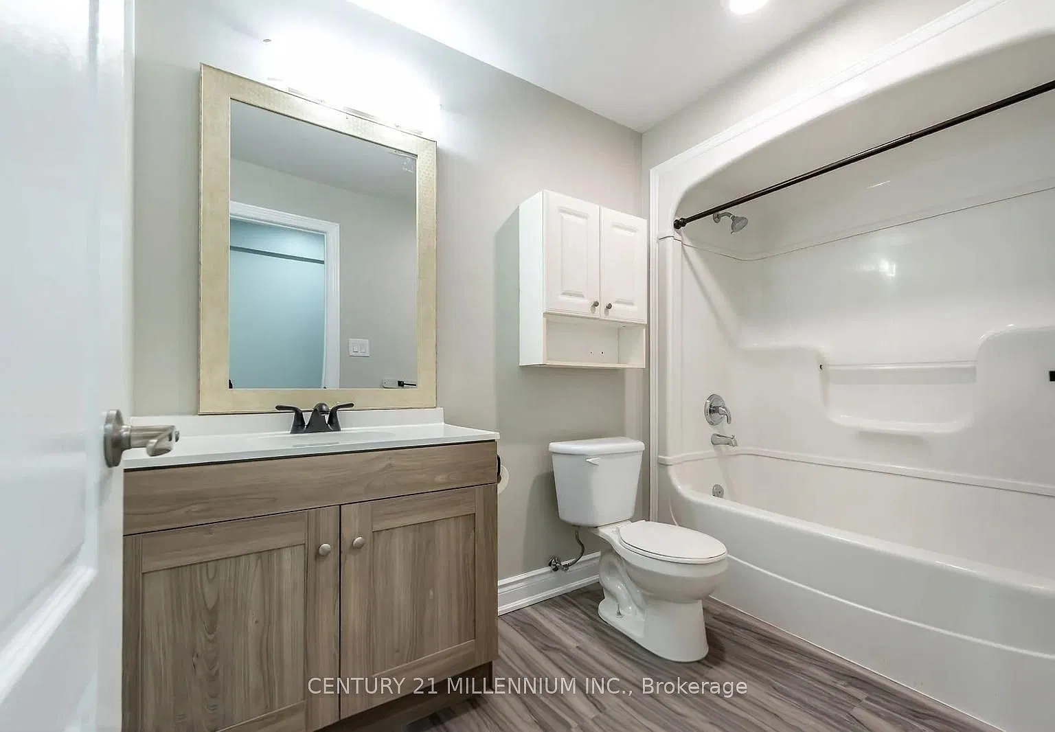 3 bed, $2,100 — Photo 2