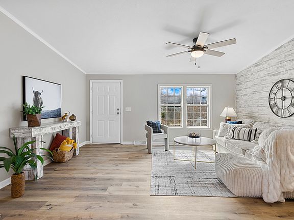 4th image of 4520 Superior Rd