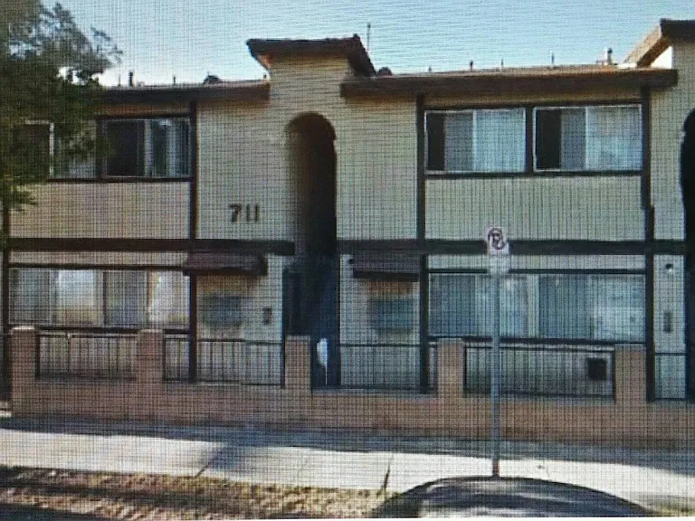 711 W I St — Photo 1