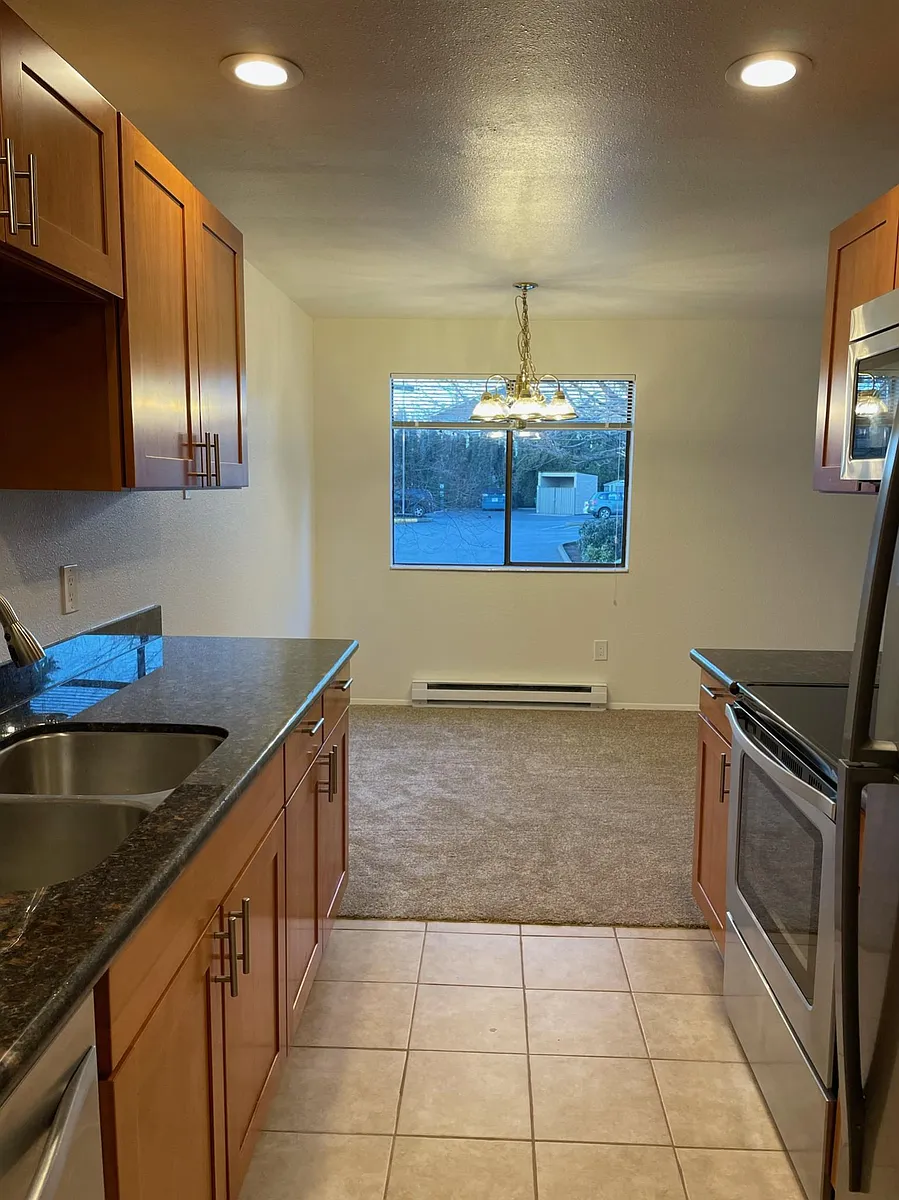 Building Photo - 1515 NE 148th St #101