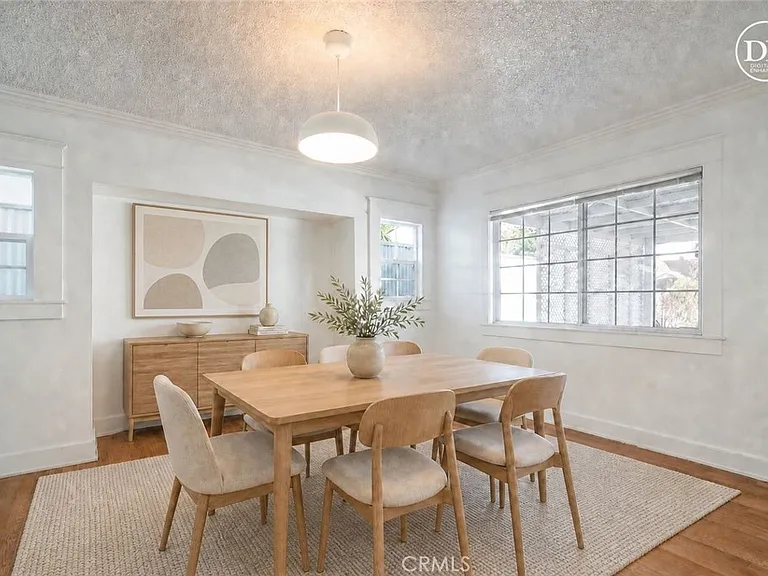 1125 N Heliotrope Dr — Photo 8
