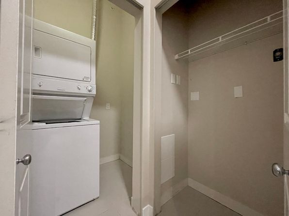 2 bedroom rental in Surrey — photo 3
