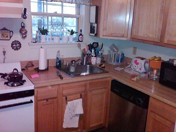 2nd image of 226 Catharine St