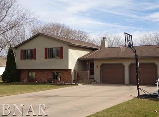 103 Oriole Dr, Le Roy, IL 61752