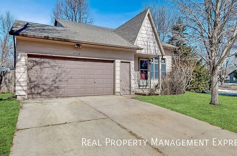 4712 E Blazewood Dr — Photo 1