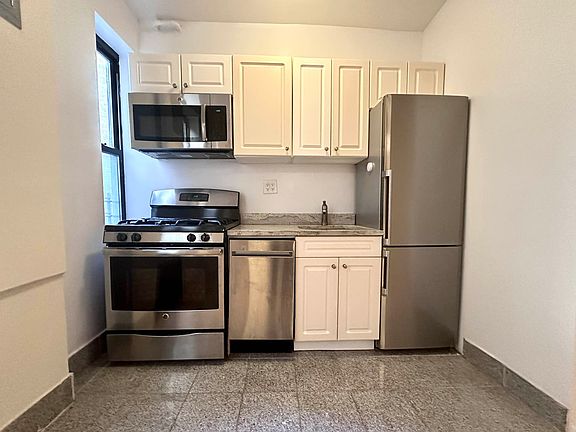 2nd image of 66 Saint Nicholas Pl #34B