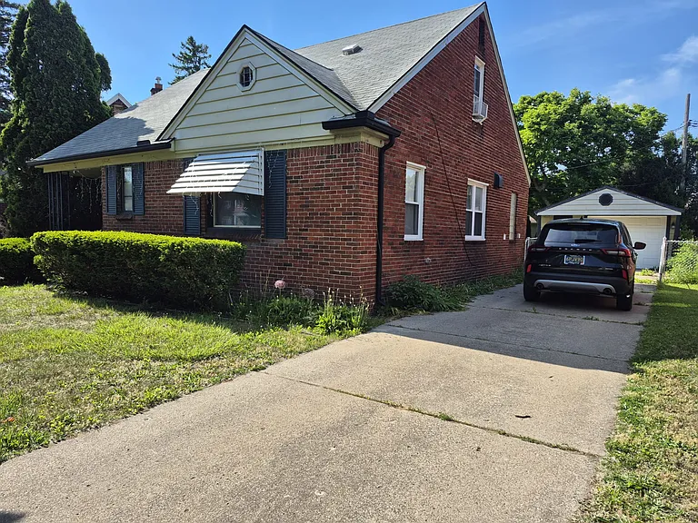 15010 Prospect St — Photo 3