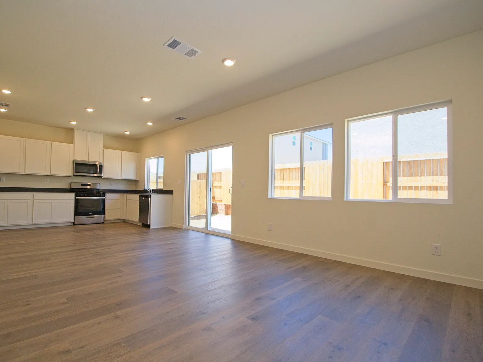 8905 Windy Ravine Dr — Photo 4