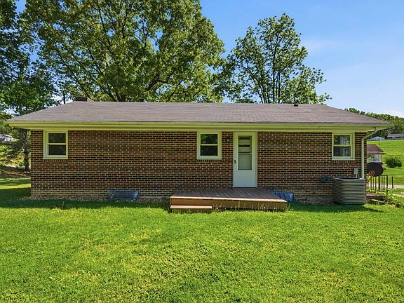 4th image of 1710 Harman Dr