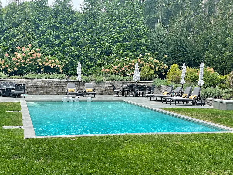 20 Lighthouse Ln — Photo 1
