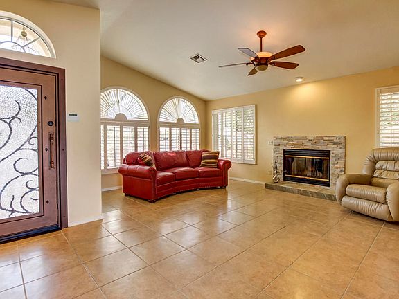 4th image of 4762 N Mayfair Cir