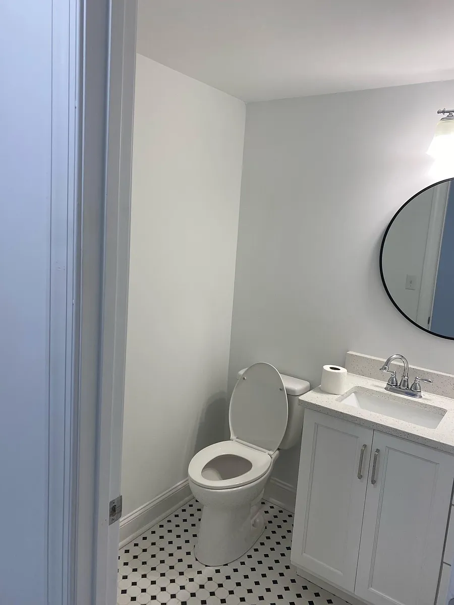 Half bathroom - 480 W Main St #C5