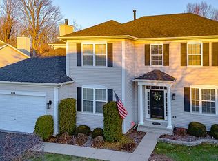 814 Lenox Ave, Bolingbrook, IL 60490