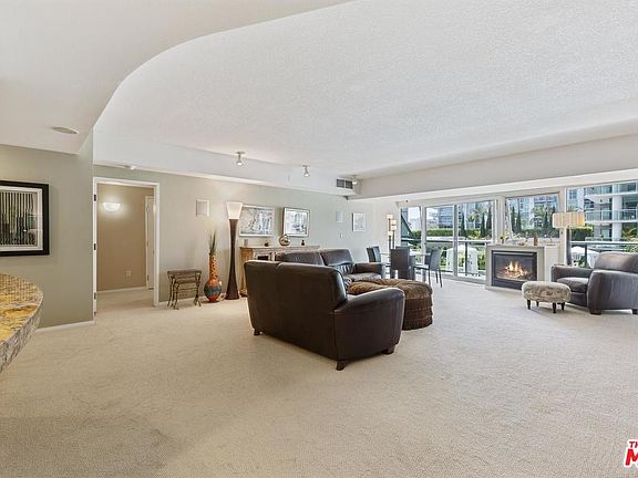 2nd image of 13600 Marina Pointe Dr Unit 412