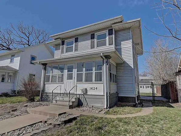 1624 J Ave NE, Cedar Rapids, IA 52402