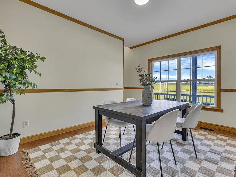 2453 Ryan Rd SE — Photo 8